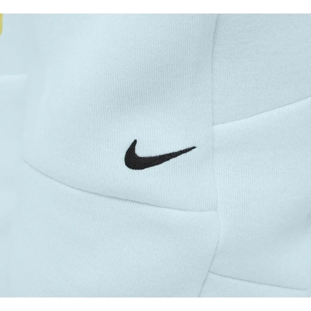 Nike sportswear tech